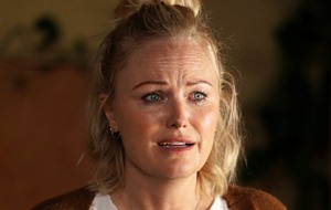 The Donor Party, la disparatada comedia de Malin Akerman que refresca tu verano en Movistar Plus+