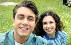 Antena 3 amplía el horario de Hermanos tras la muerte de Doruk