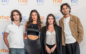 TVE aclara el futuro de La Promesa y Valle Salvaje y va a por más con Hugo Silva y María Hervás
