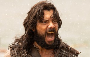 Sin límites, la miniserie de Álvaro Morte y Rodrigo Santoro ¡en imágenes!