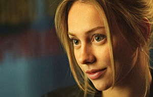 Ester Expósito cambia de registro en Enfrentados: Marfil, la película que Prime Video estrena este miércoles