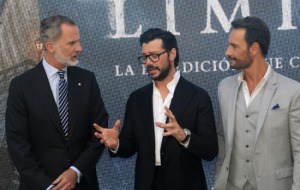 El rey Felipe preside el preestreno de Sin límites ¡en imágenes!