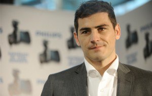 Iker Casillas sorprende este viernes a los jóvenes de Con una sonrisa, en La 2