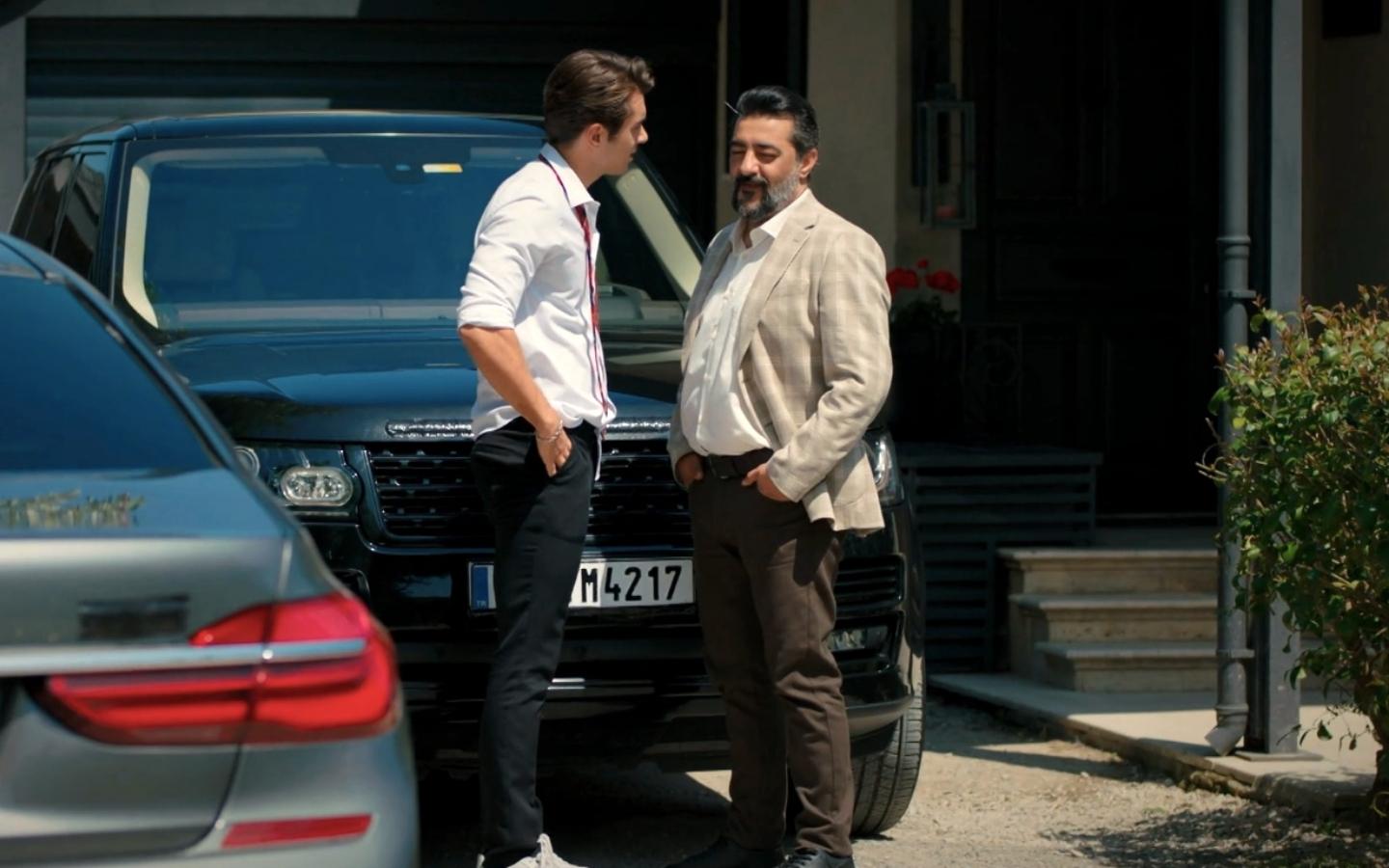 Doruk acepta que su padre cree una empresa con su nombre en Hermanos