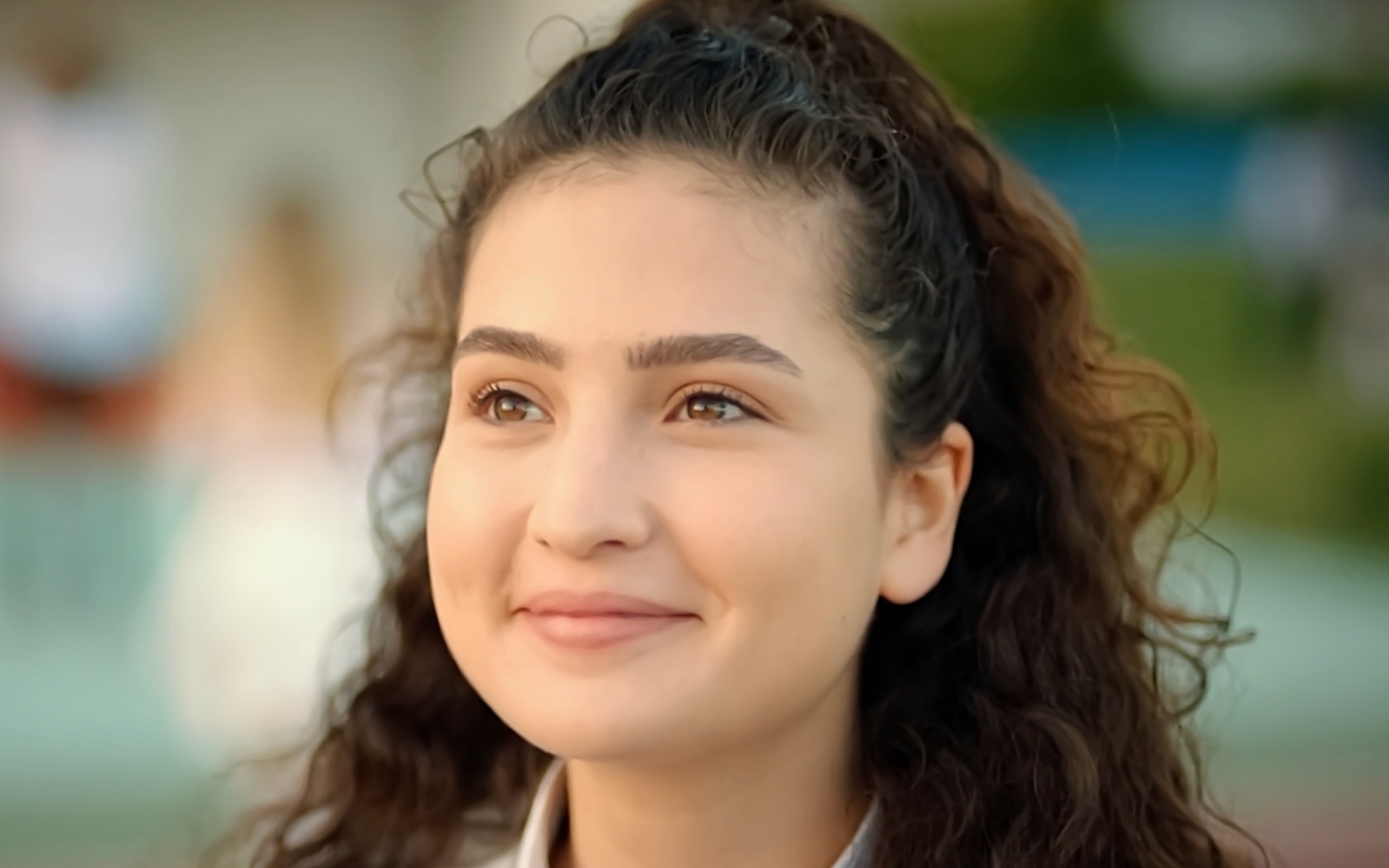 Aybike es una de las protagonistas de la serie turca Hermanos