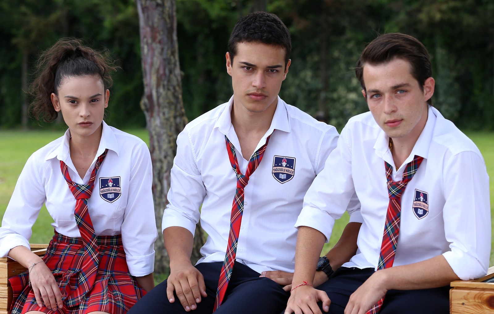 Ali, Zeyno y Arap, los grandes protagonistas de la serie turca Chicos de barrio
