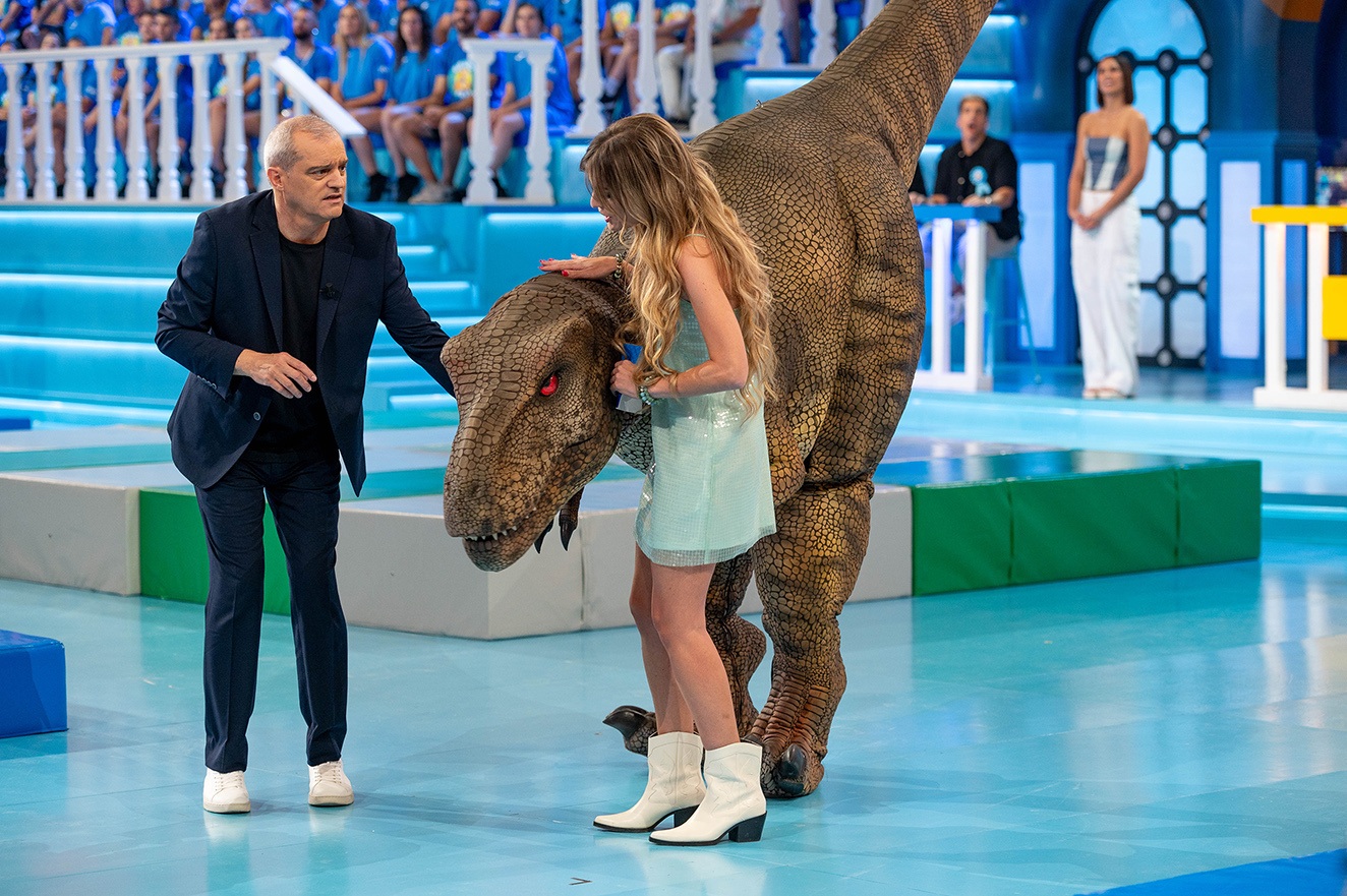 Cristinini bajará a ver al dinosaurio Niko en Jurassic Prix y locutará la gymcana desde abajo, en El Grand Prix del Verano