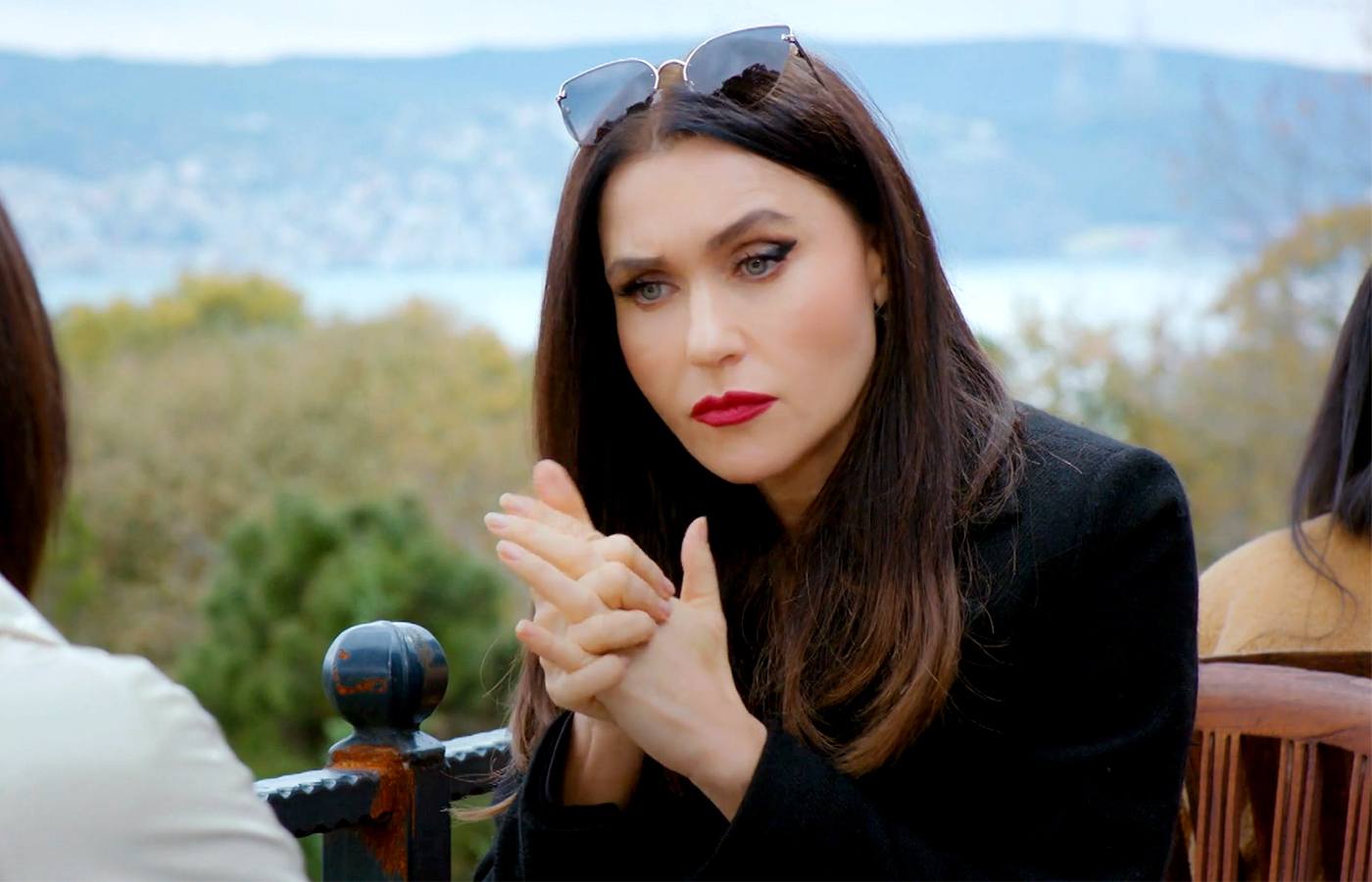 Ender está incómoda con la situación que está viviendo Yildiz en Pecado original