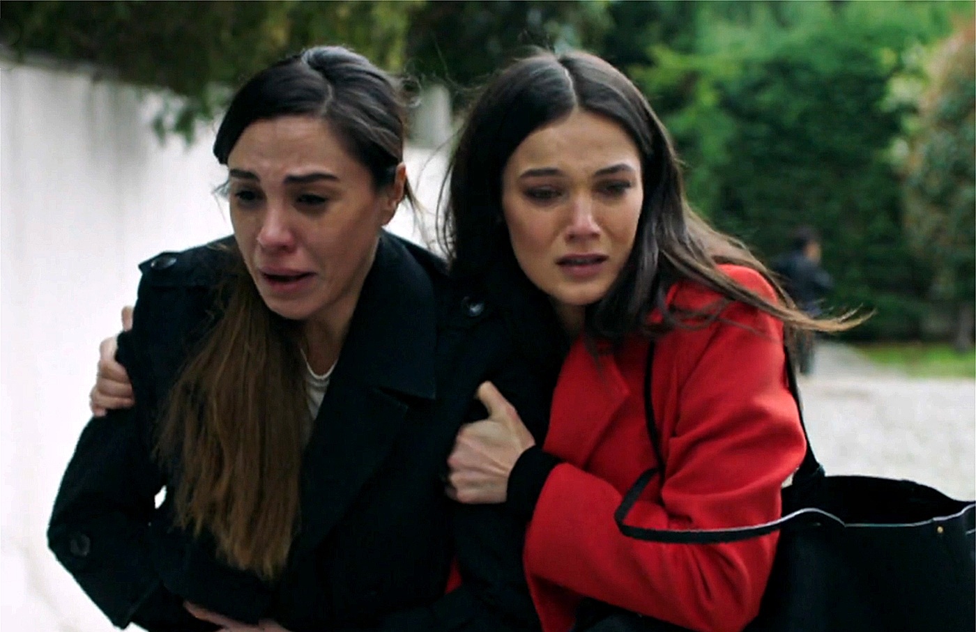 Derya encuentra el cuerpo de Pars en Secretos de familia