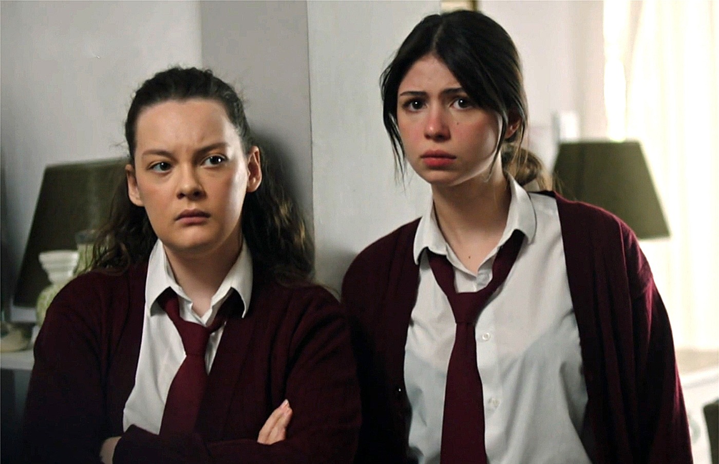 Tuğçe y Parla son las mejores amigas en Secretos de familia
