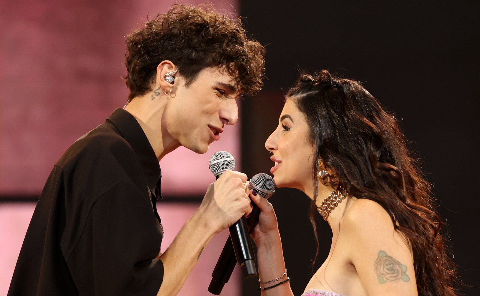 Álvaro y Naiara durante su actuación en la Gala 1 de Operación Triunfo 2023