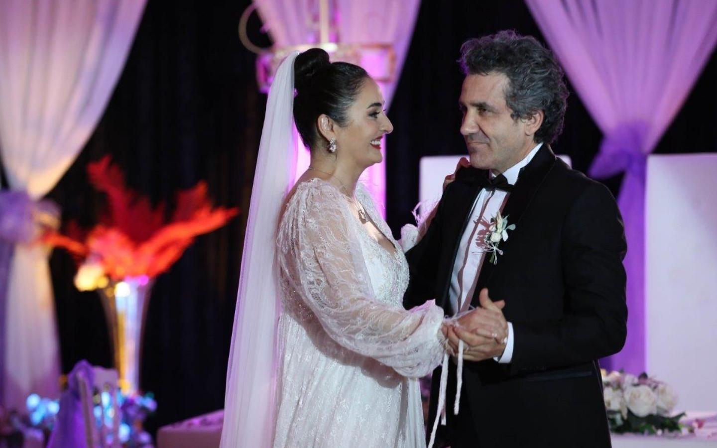 Şengül y Orhan se casan por segunda vez en Hermanos