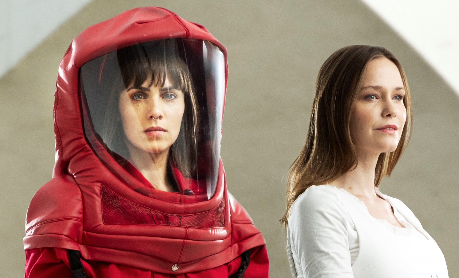 Aura Garrido y Lucía Guerrero protagonizan la serie Santuario