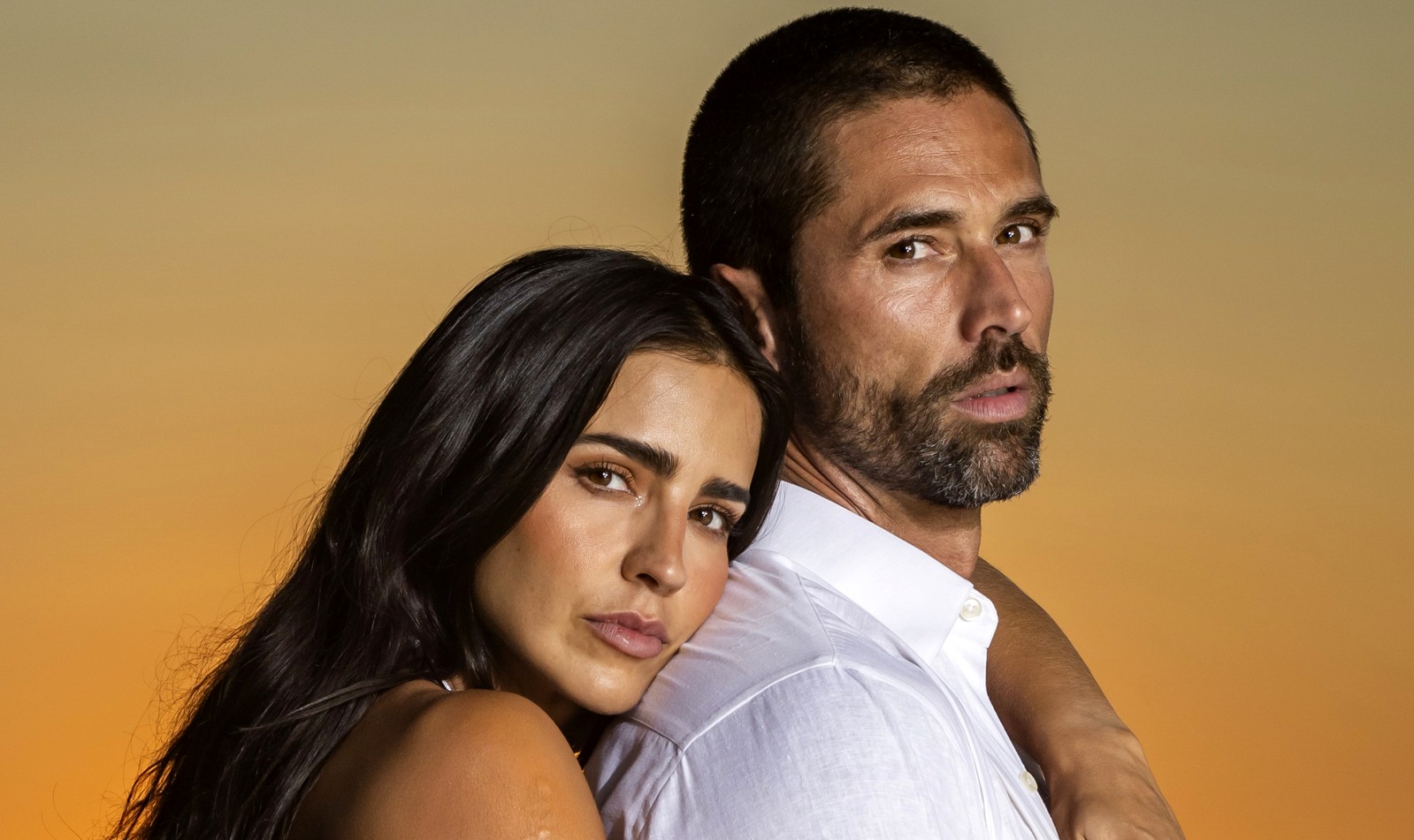 Bárbara de Regil y Matías Novoa son Sofía y Alejandro, protagonistas de la telenovela mexicana CABO