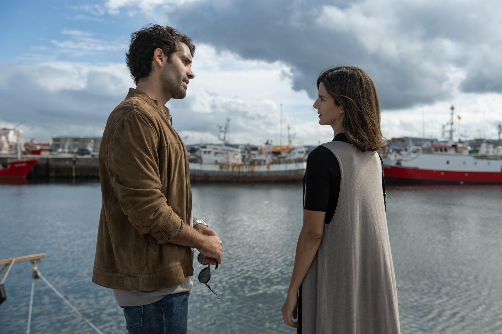 Tamar Novas y Clara Lago protagonizan Clanes, la nueva serie de Netflix