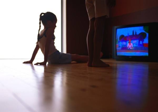 Los niños españoles gastan su tiempo frente al televisor viendo dibujos animados