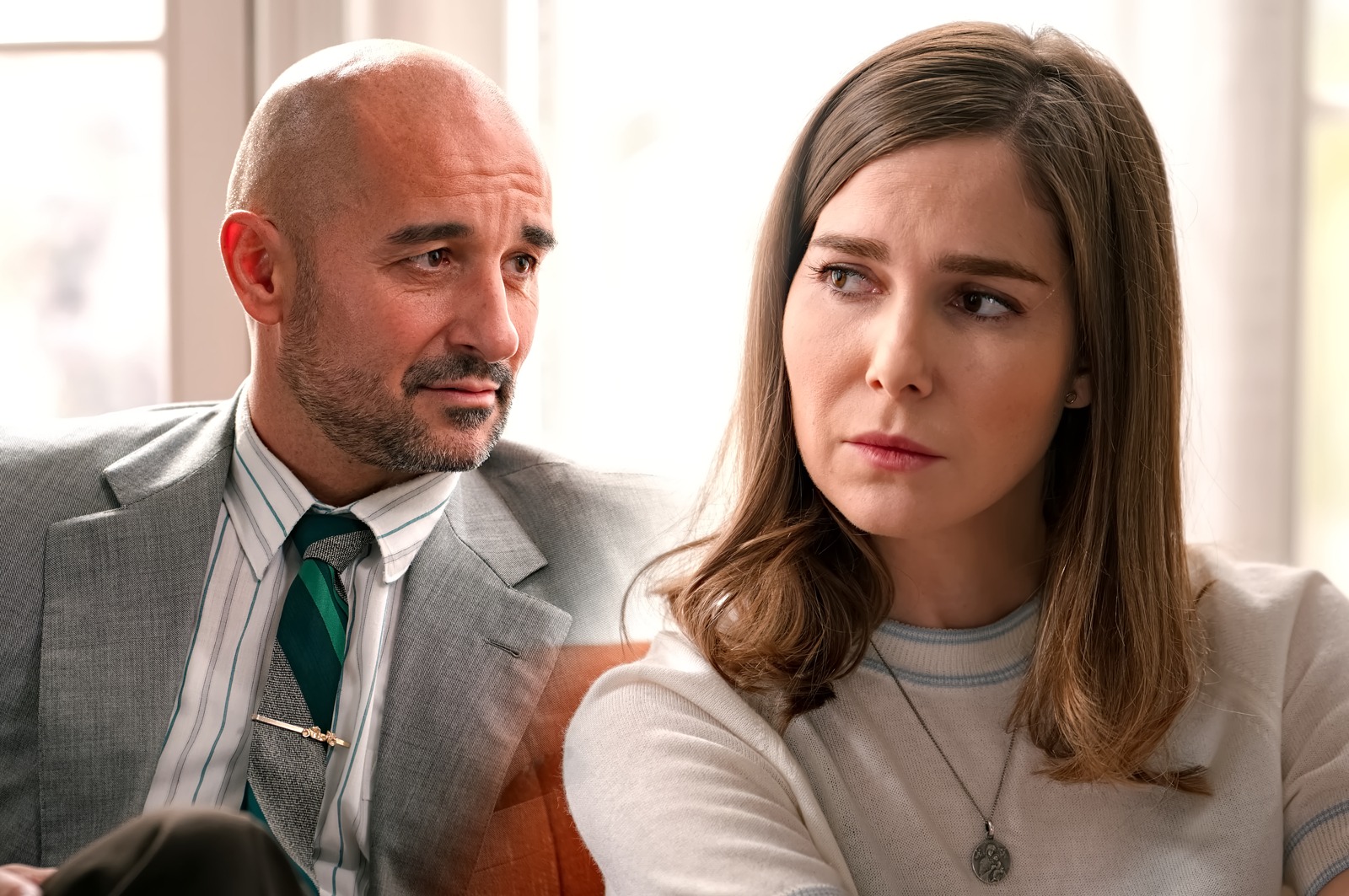 Begoña escucha los argumentos de Jesús a favor de adoptar un niño en el capítulo 215 de Sueños de libertad