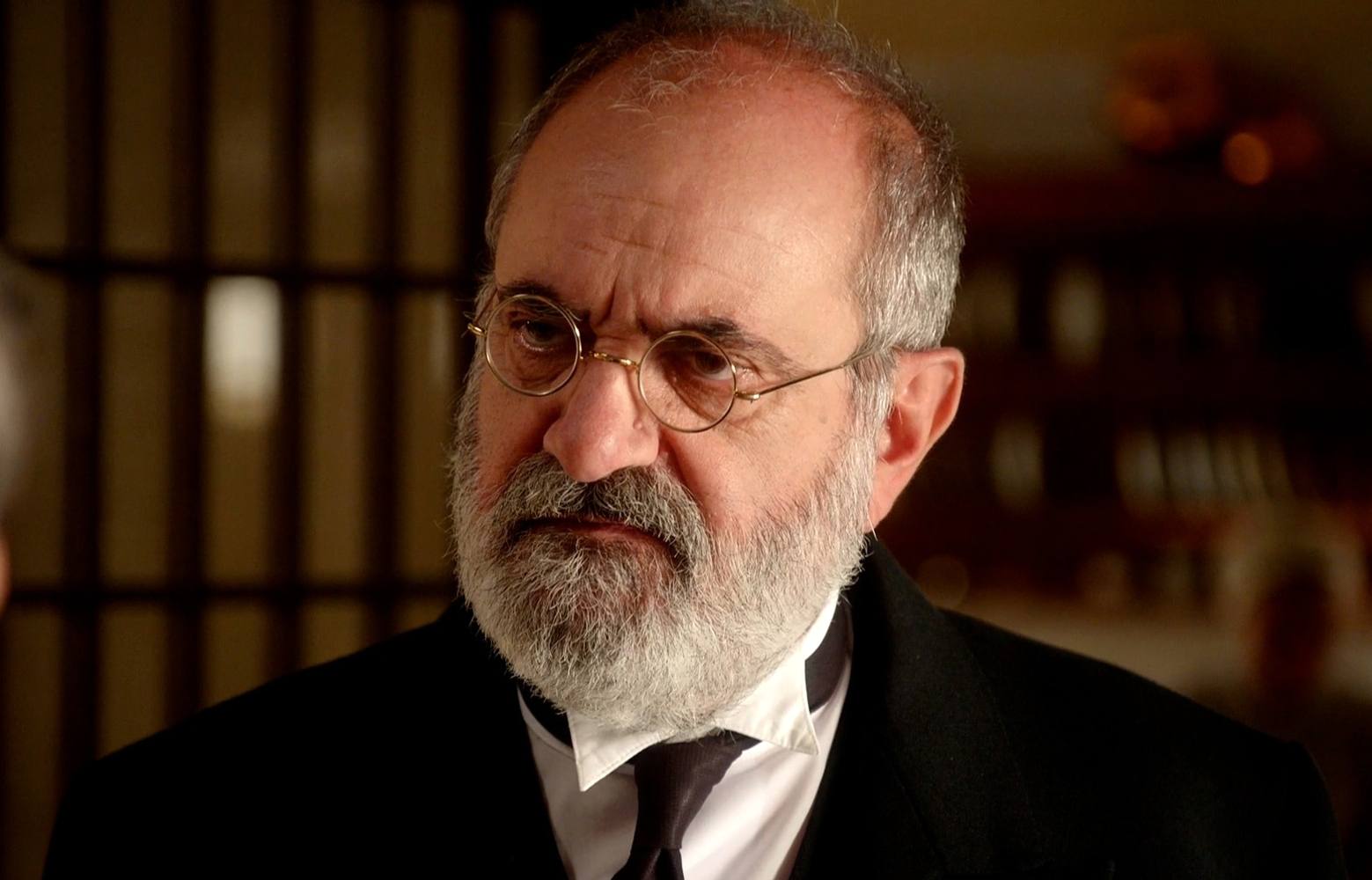 Rómulo está interpretado por Joaquín Climent en La Promesa