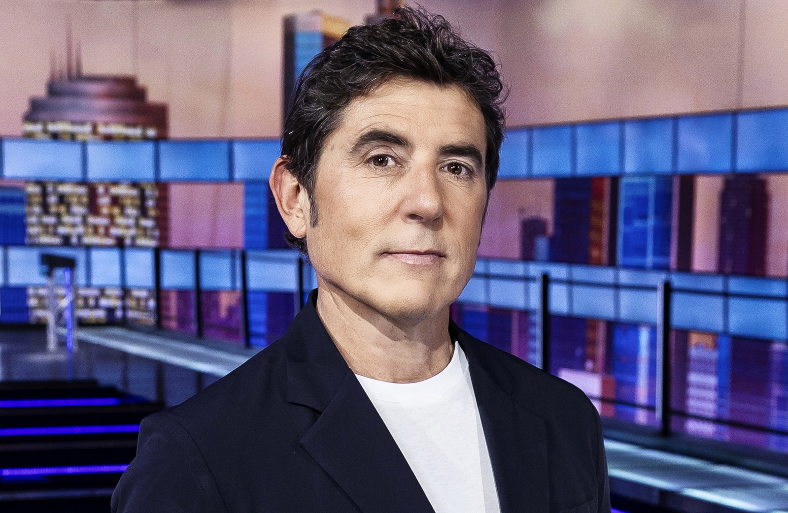 Antena 3 estrena ¡Salta!, el emocionante concurso presentado por Manel Fuentes que ya triunfa internacionalmente