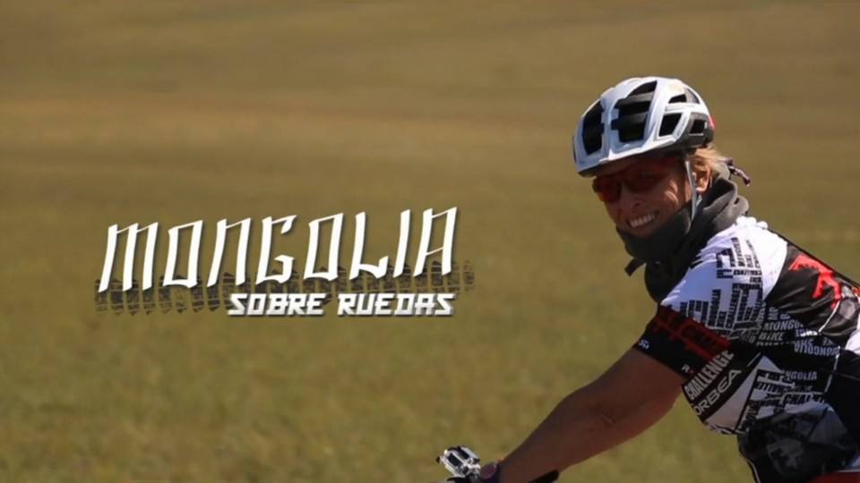Mercedes Milá nos cuenta su aventura con la bicicleta en Mongolia sobre ruedas