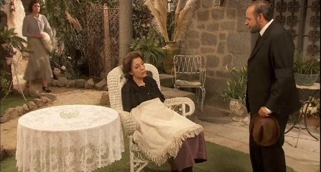 Francisca es internada mientras Raimundo la echa de menos en El secreto de Puente Viejo