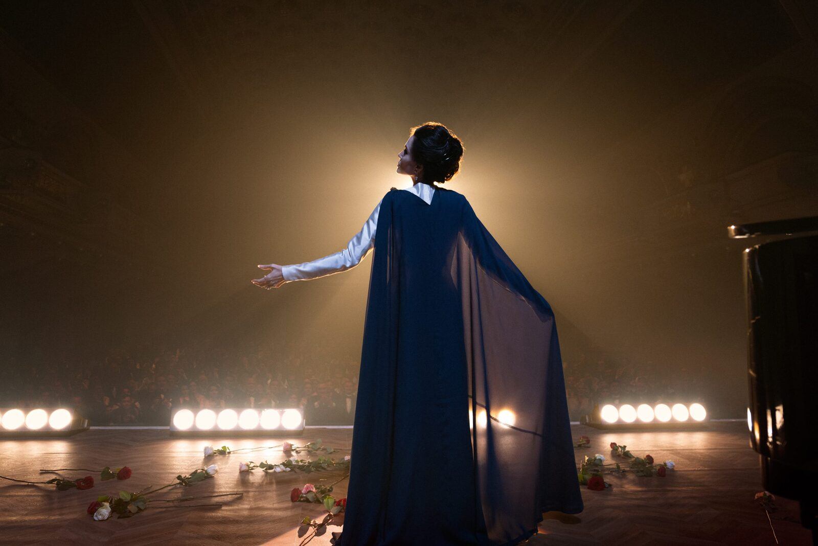 Drama, ópera y una actuación magistral de Angelina Jolie en María Callas