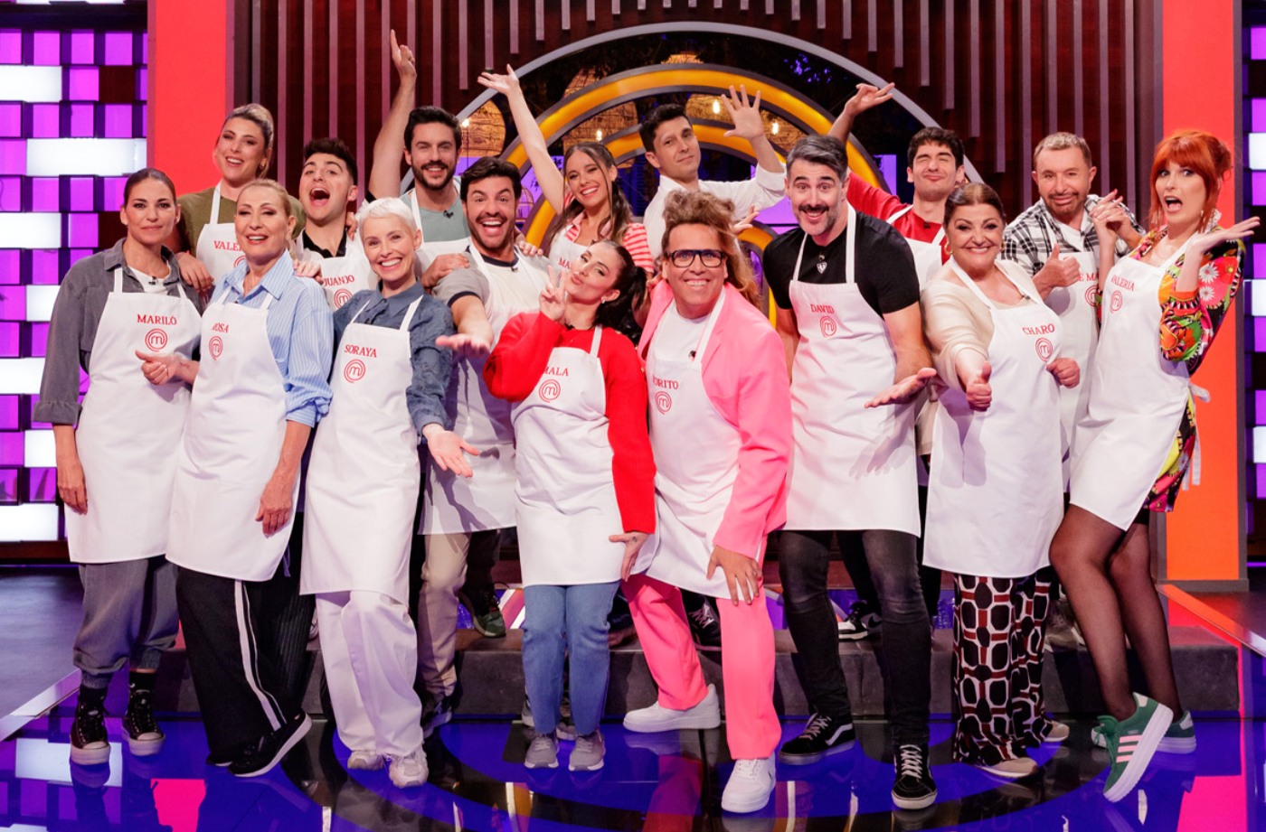 Foto de grupo de los famosos aspirantes de MasterChef Celebrity 10