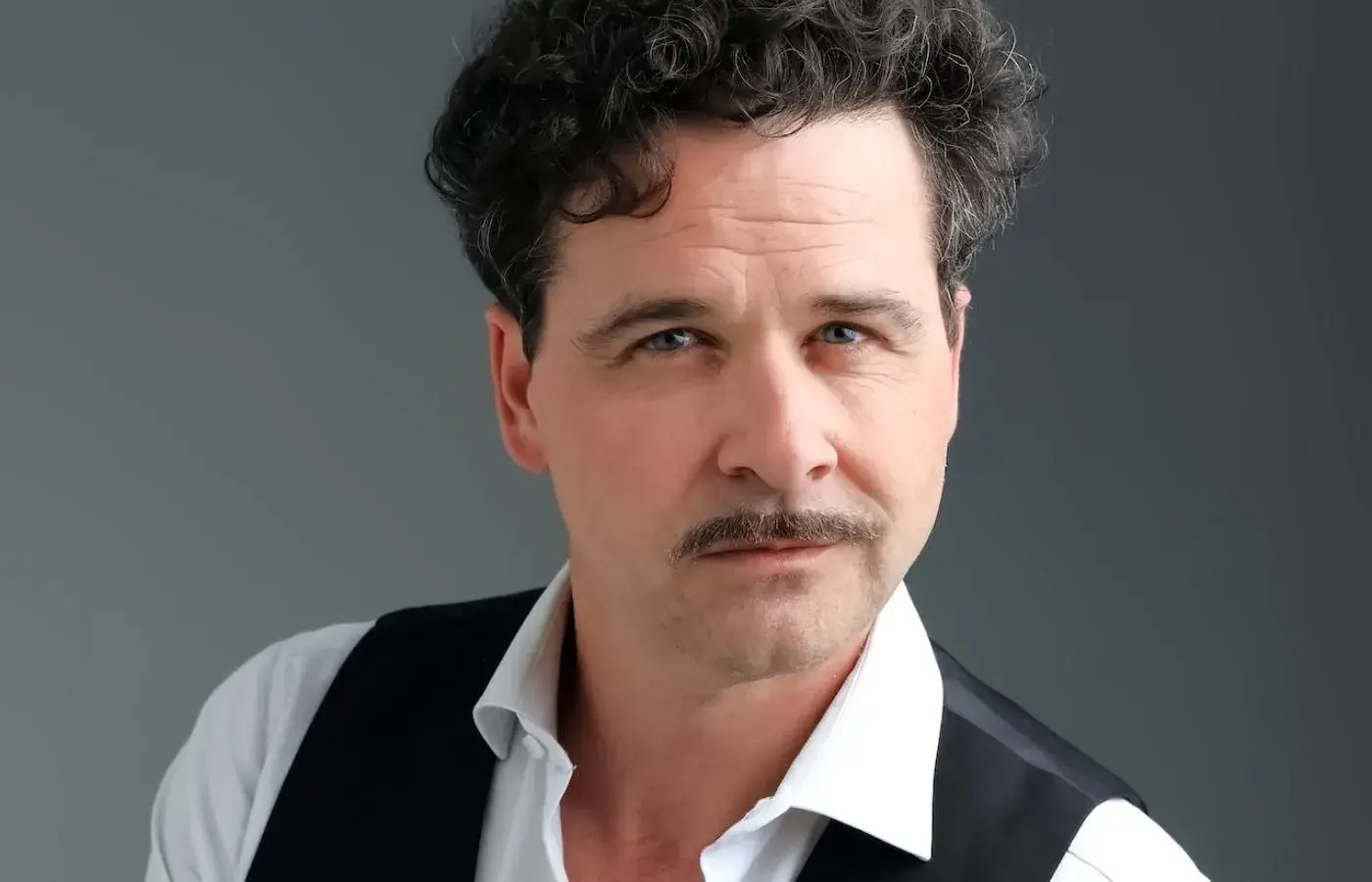 Carlos de Austria es Ricardo en La Promesa