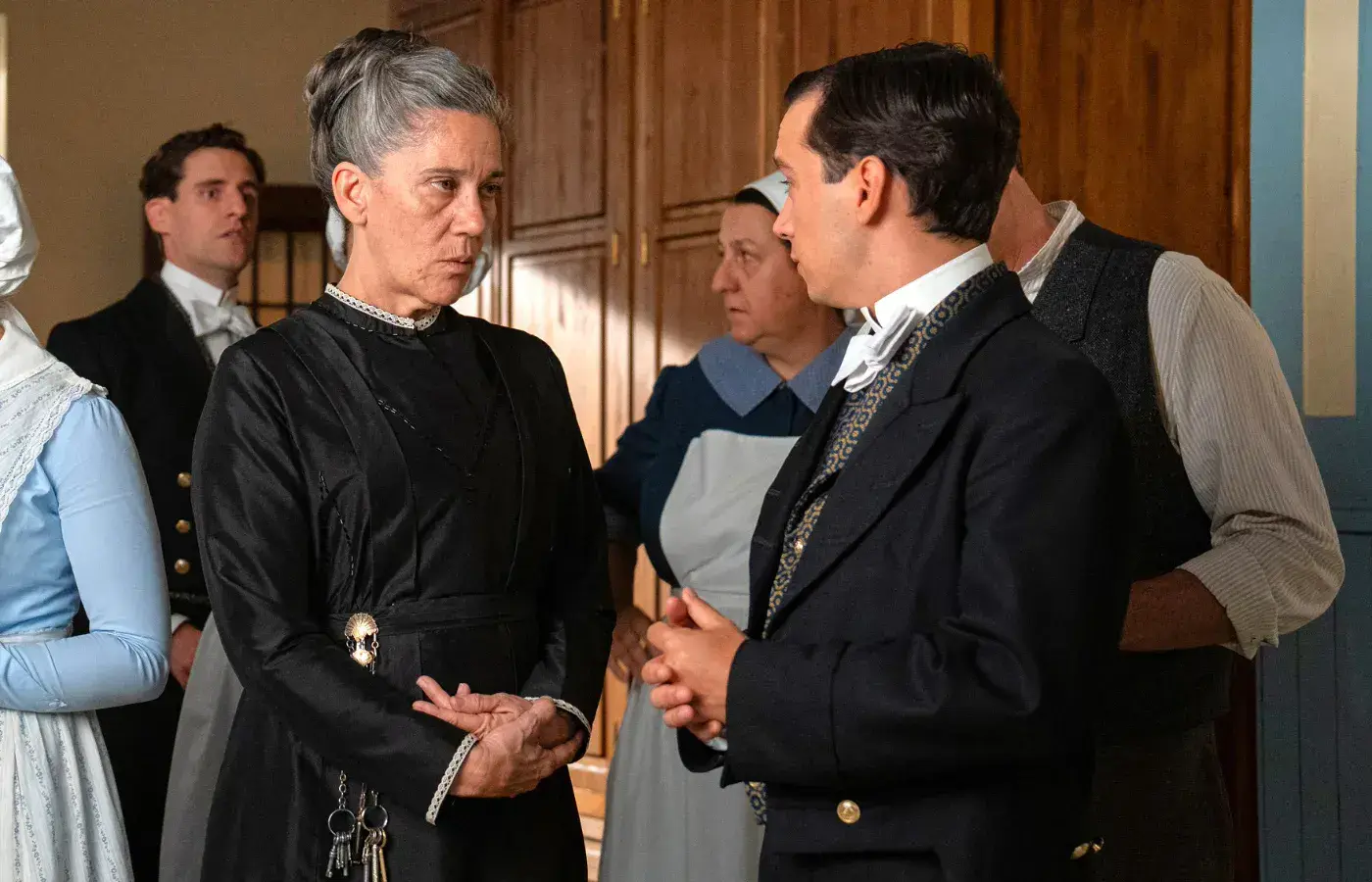 Cristóbal impone un sistema de faltas y amenazas de despido en el servicio de La Promesa
