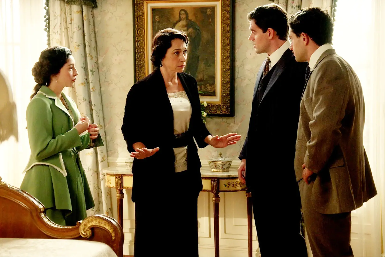 Ángela, Leocadia, Jacobo y Beltrán hablan sobre la boda secreta en La Promesa