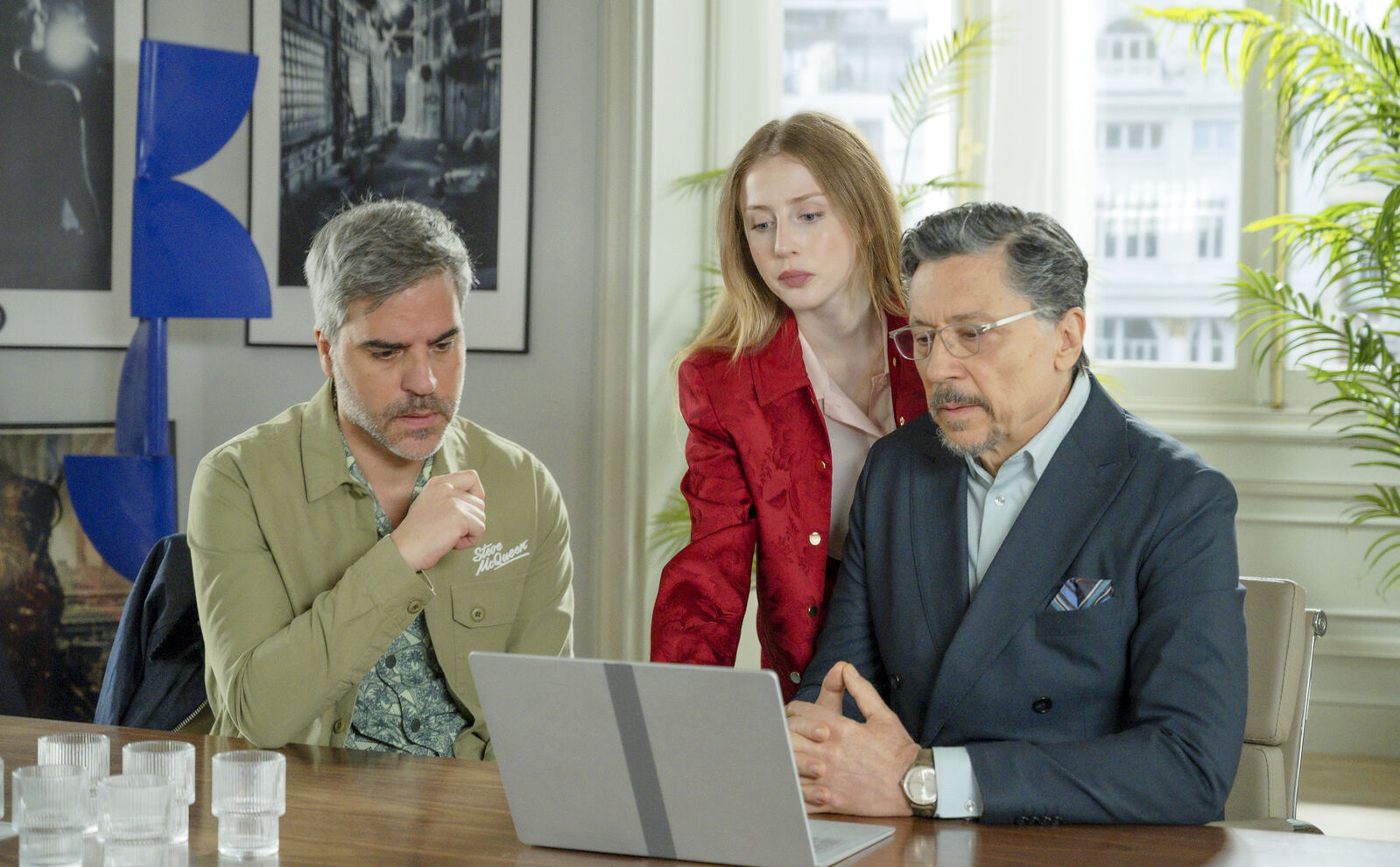 Ernesto Sevilla, estrella invitada en el capítulo 12 de La Agencia