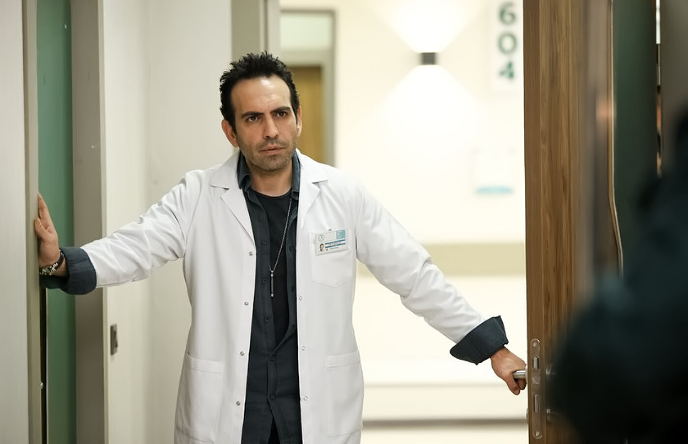 Evren se enfrenta a Naz en Renacer