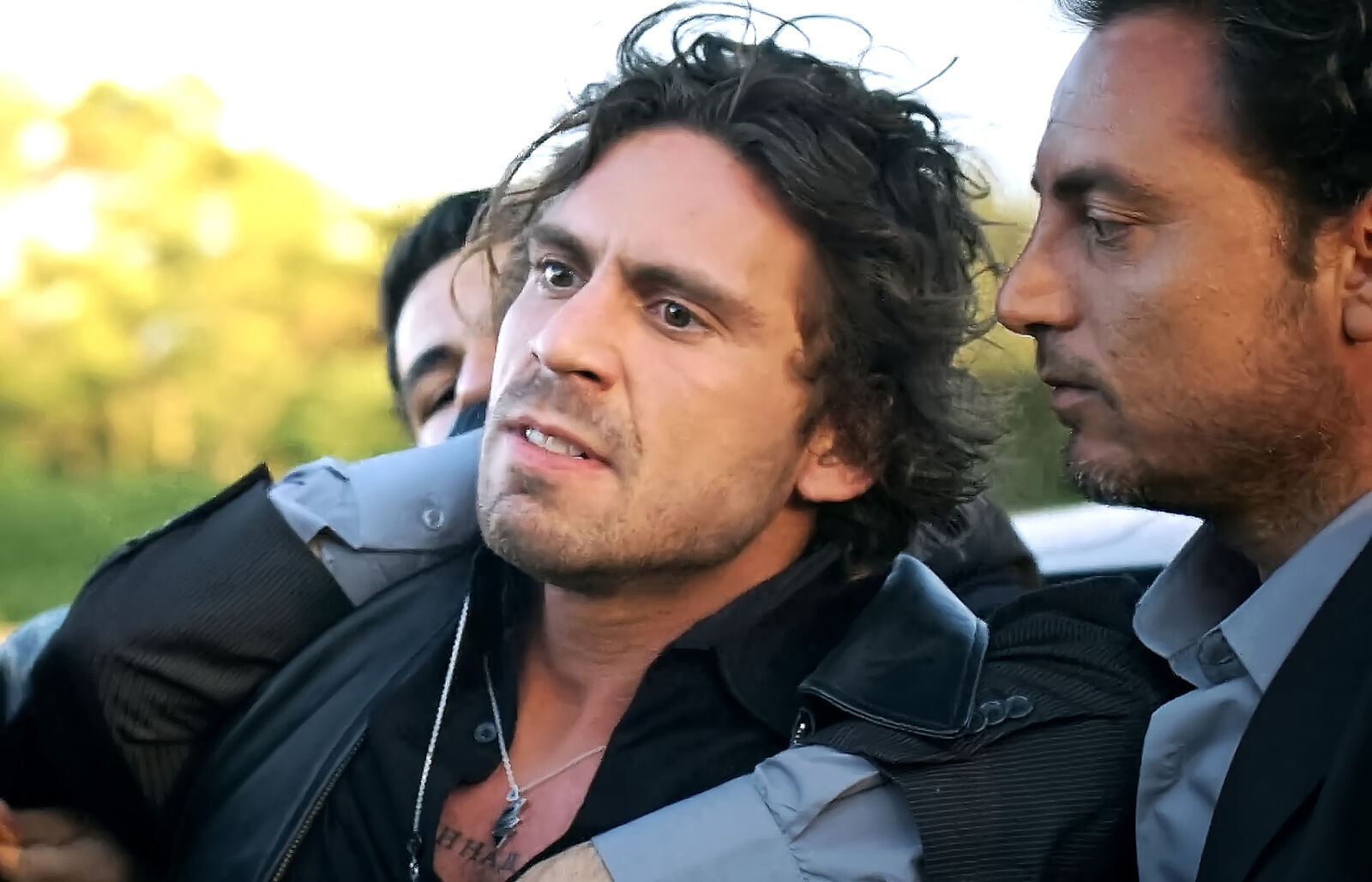 Kaya es retenido por los hombres de Tarik en el capítulo 72 de Una nueva vida