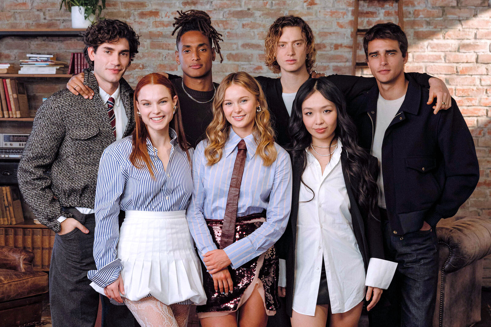El reparto de Love Me Love Me