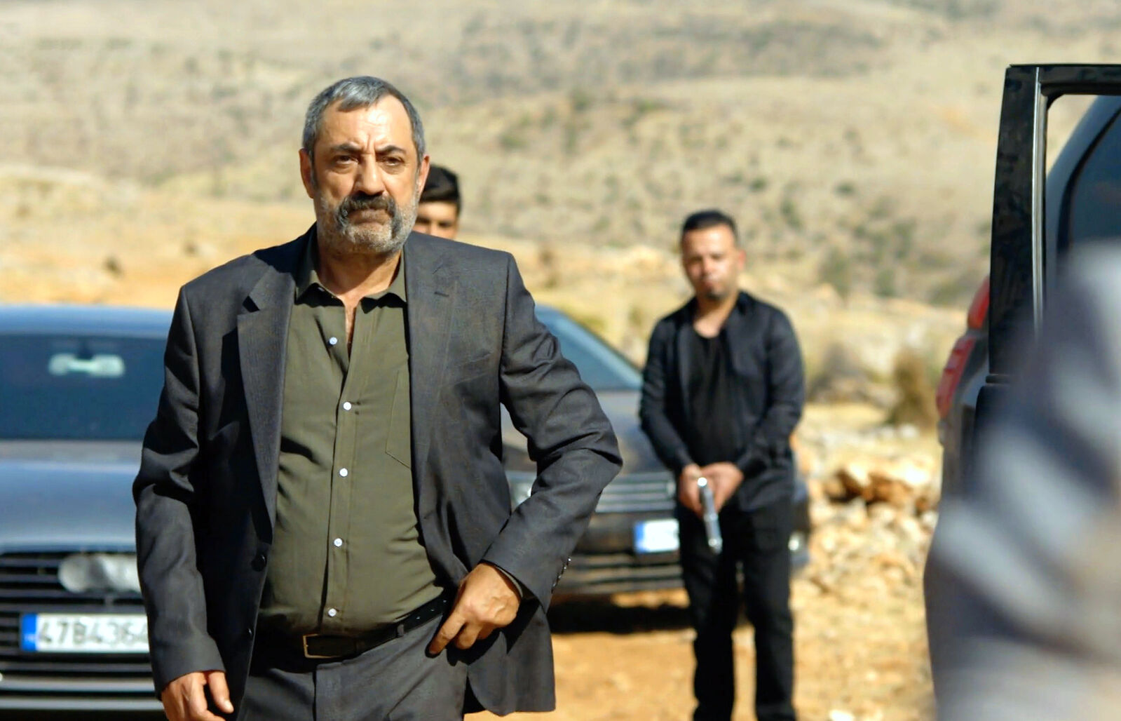 Nazmi Kirik es Nadim Baybars En tierra lejana
