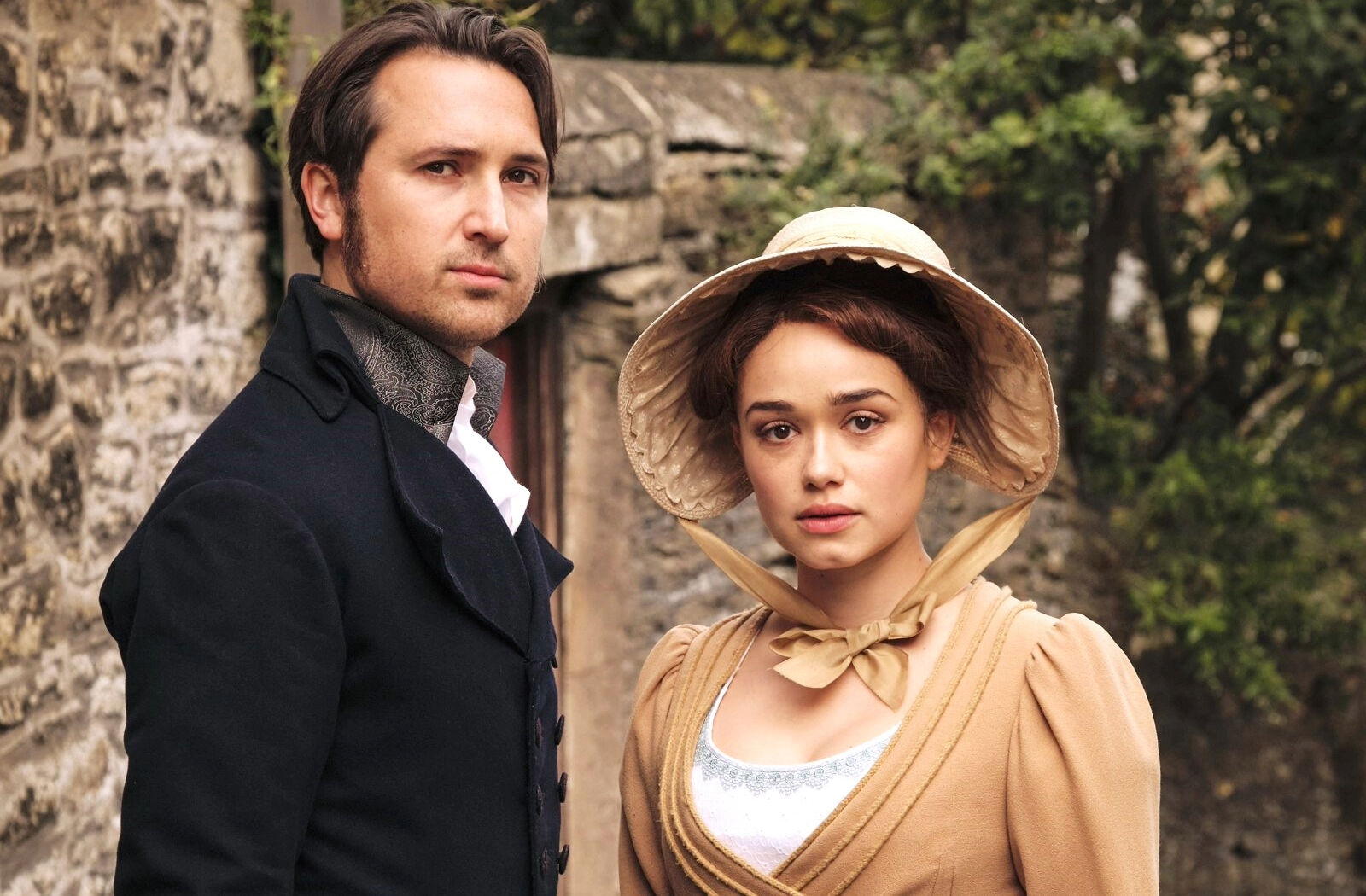 Charlotte Heywood y Alexander Colbourne, personajes de la serie de época Sanditon