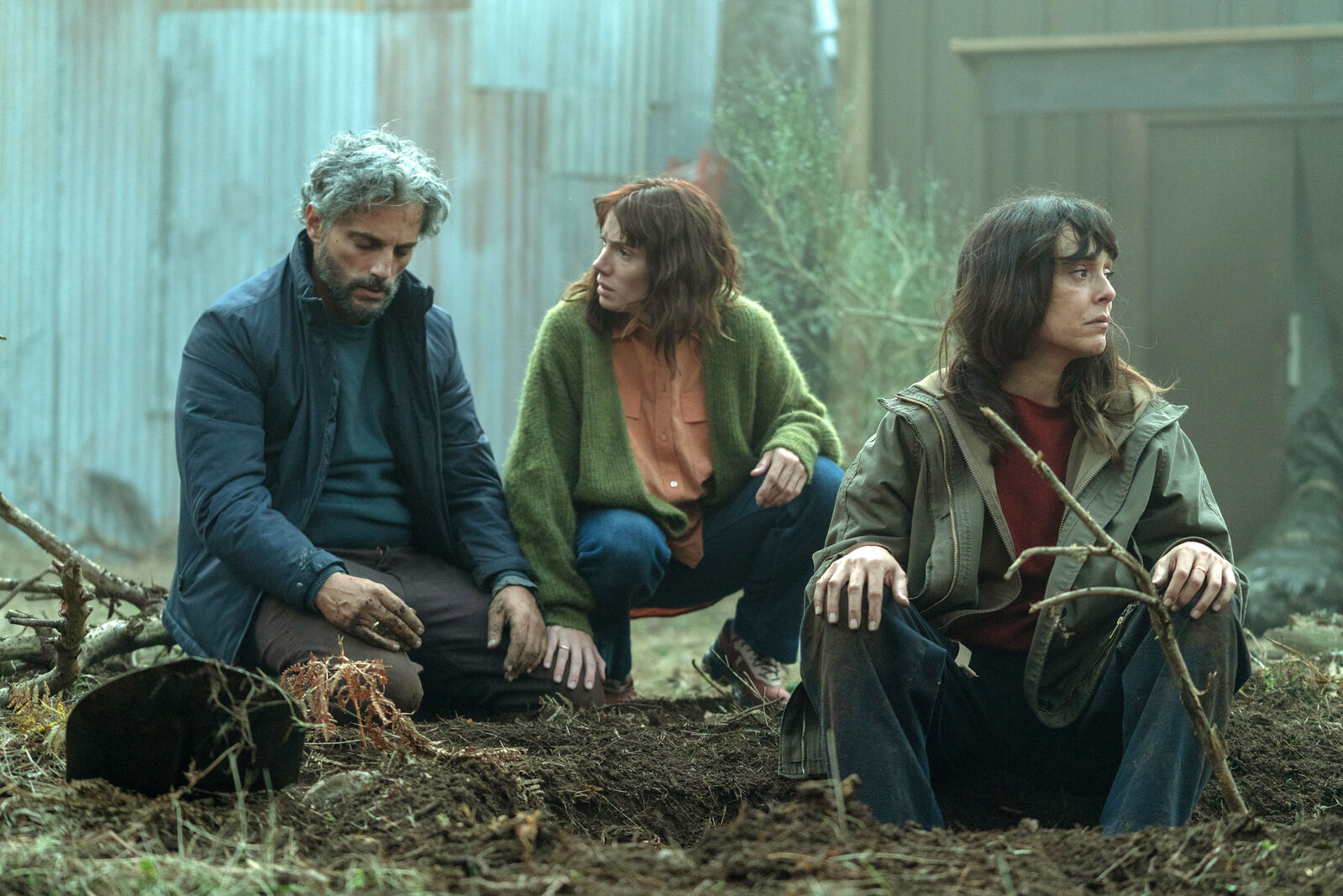Belén Cuesta, Enric Auquer, Joaquín Furriel y Diana Gómez protagonizan Cortafuego, la nueva película de Netflix