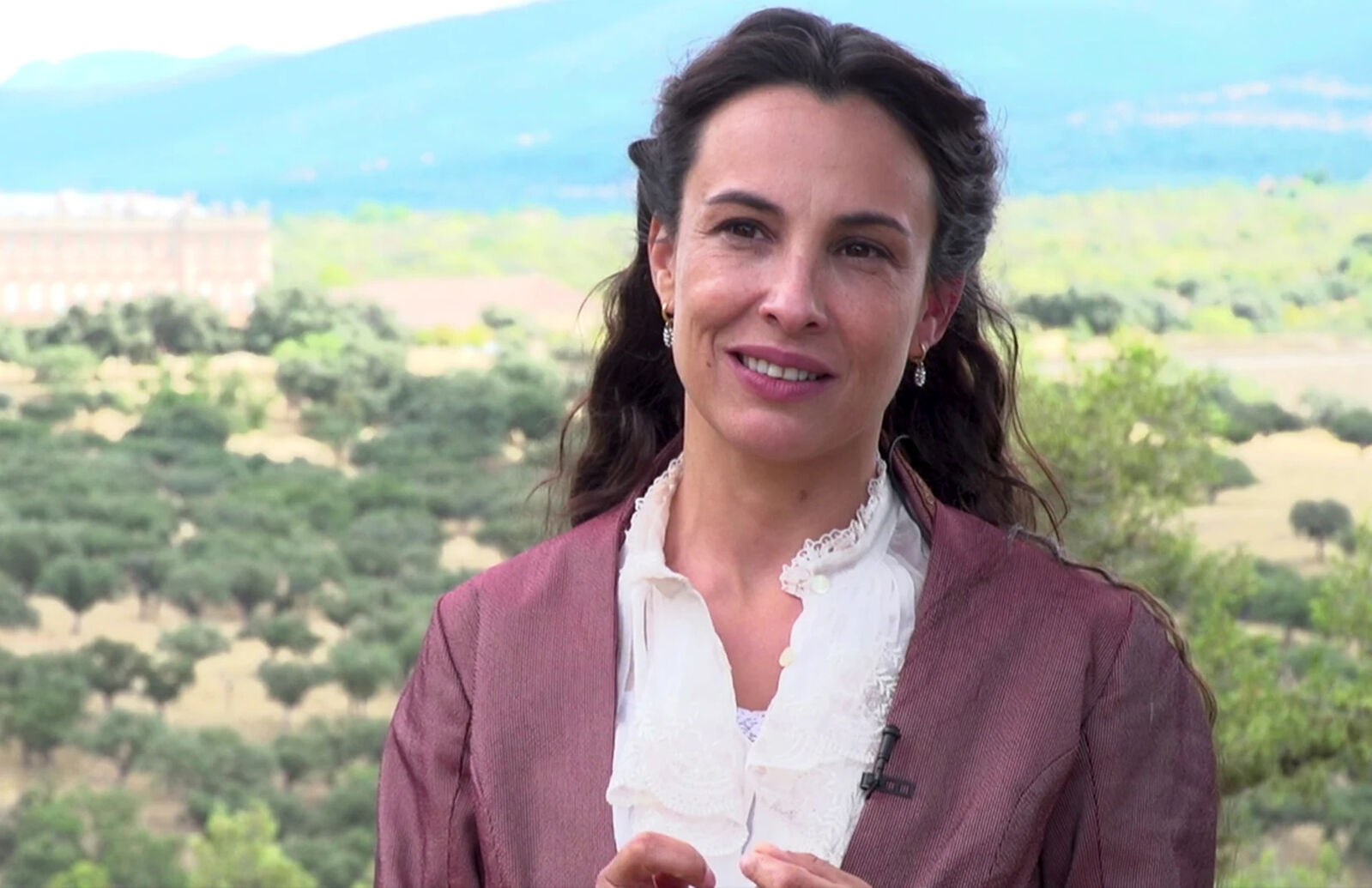 Xenia Tostado como doña Alba en La cocinera de Castamar