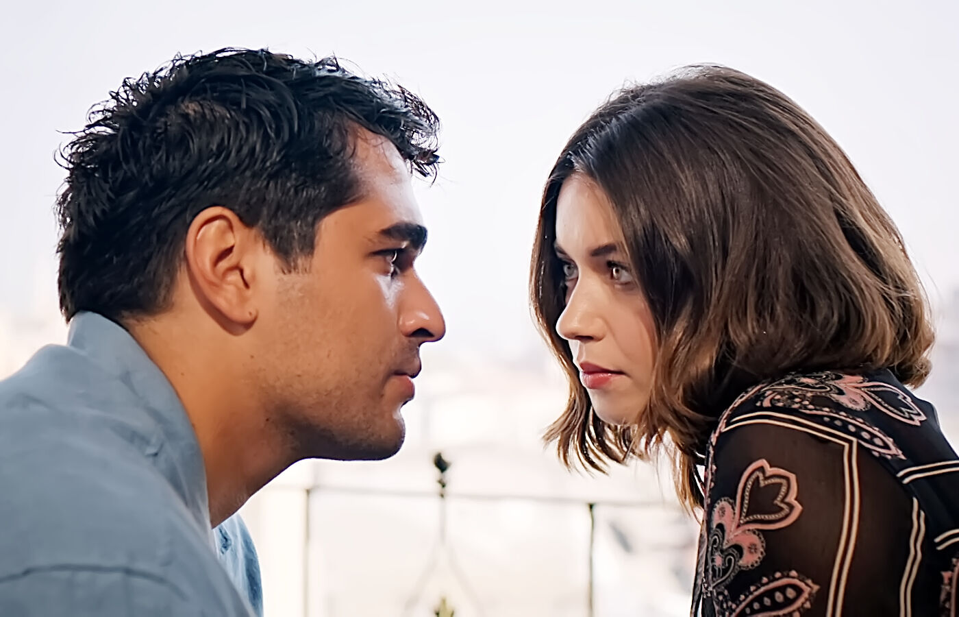 Ferit y Seyran casi se besan en el capítulo 77 de Una nueva vida