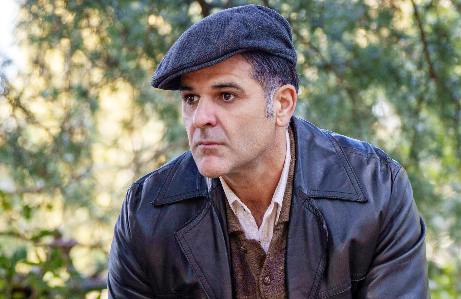 Javier Lara como Álvaro en Sueños de libertad