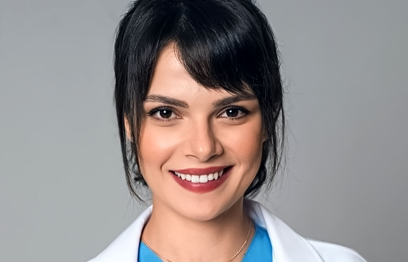 La misma actriz que hace de Alya en En tierra lejana es Nazli en Doctor Alí