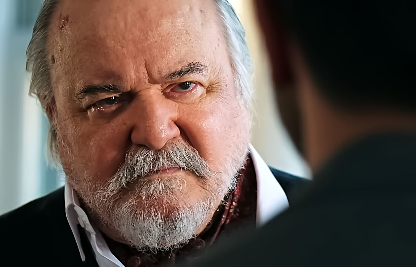 Halis hace frente a los reproches de Abidin en el capítulo 81 de Una nueva vida