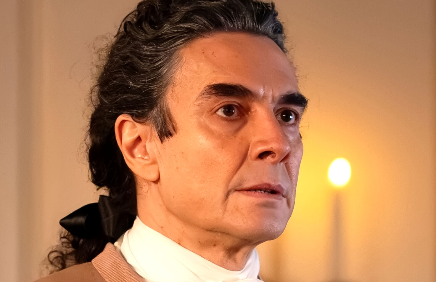 José Luis entra en pánico y reza por Victoria en el capítulo 398 de Valle Salvaje