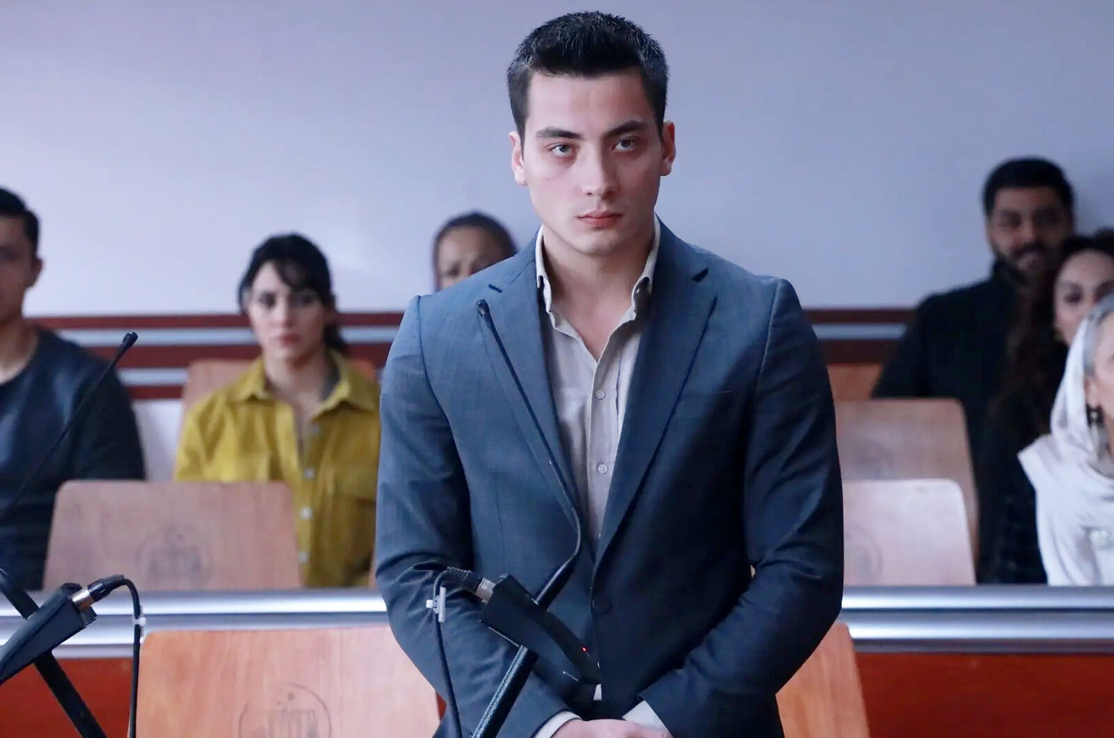 Cihan consigue demostrar la inocencia de Kaya y queda en libertad en En tierra lejana