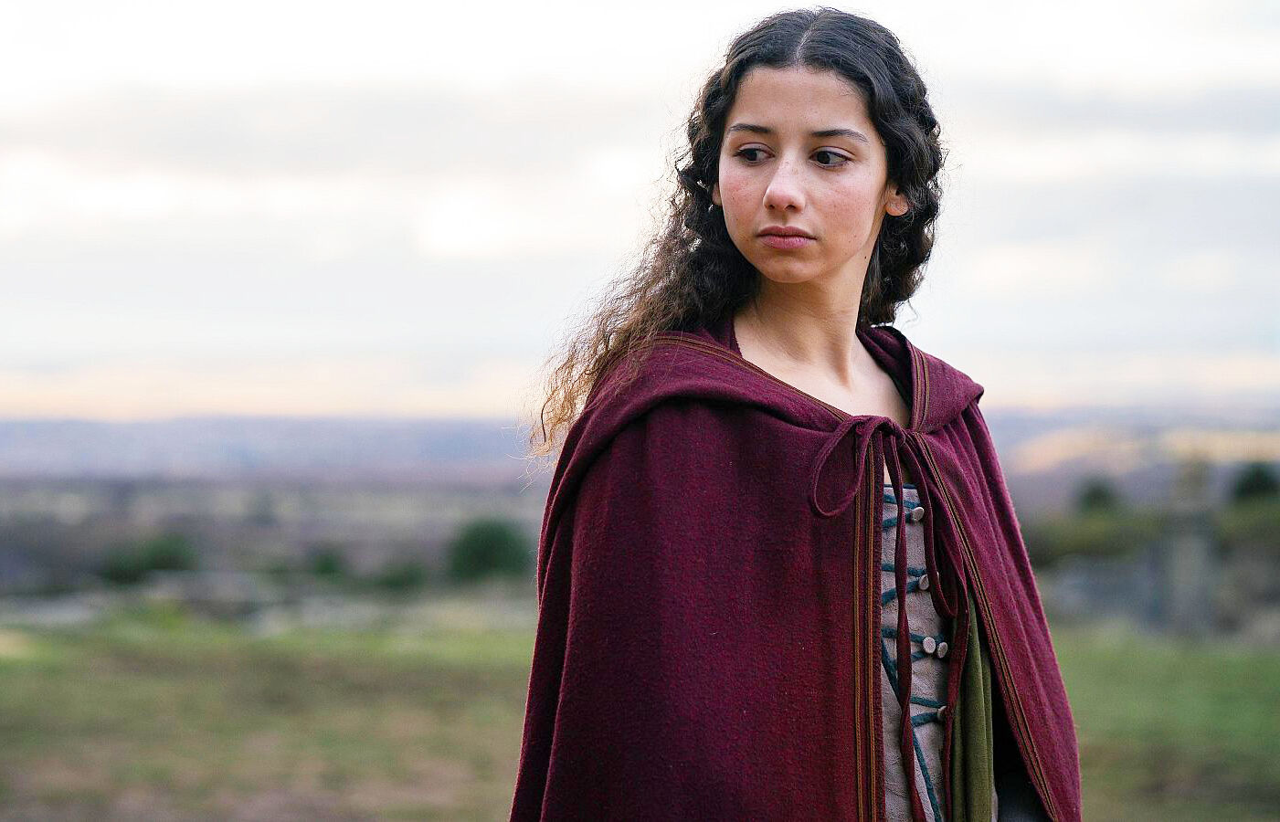Leonor se convierte en el aya de María en Valle Salvaje