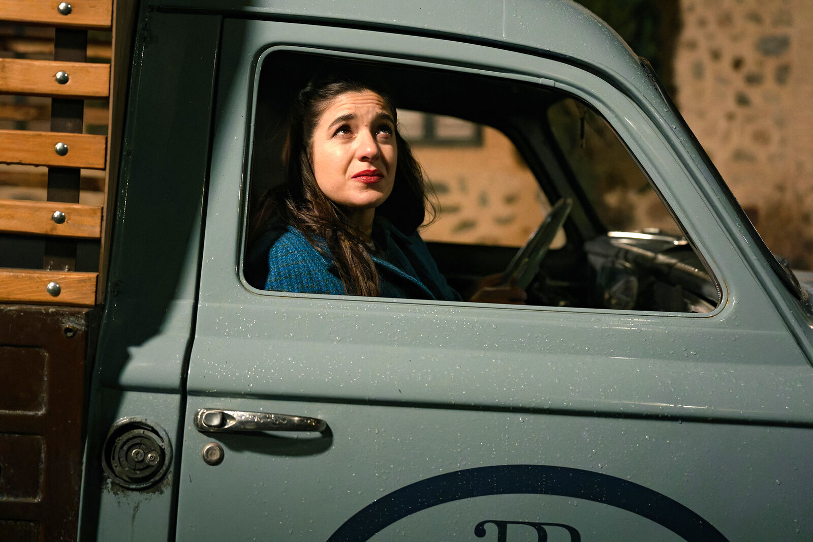 Carmen abandona la colonia en Sueños de libertad