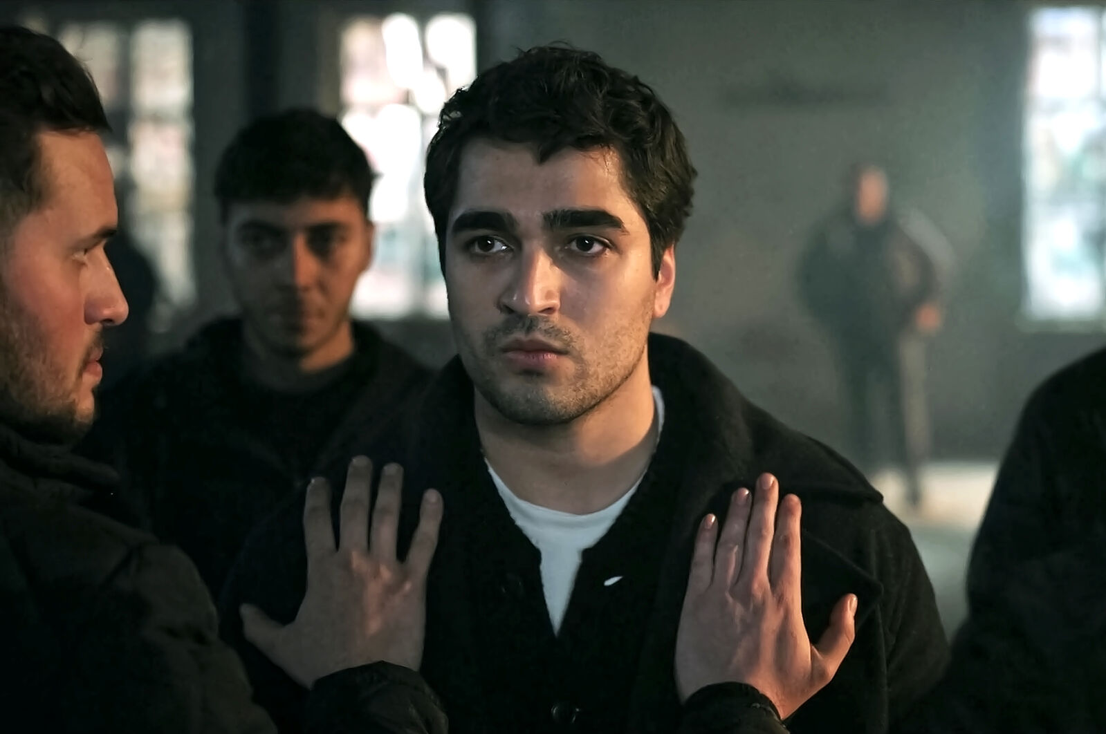 Ferit, sin escapatoria, se resigna a ser asesinado por Naci en el capítulo 88 de Una nueva vida