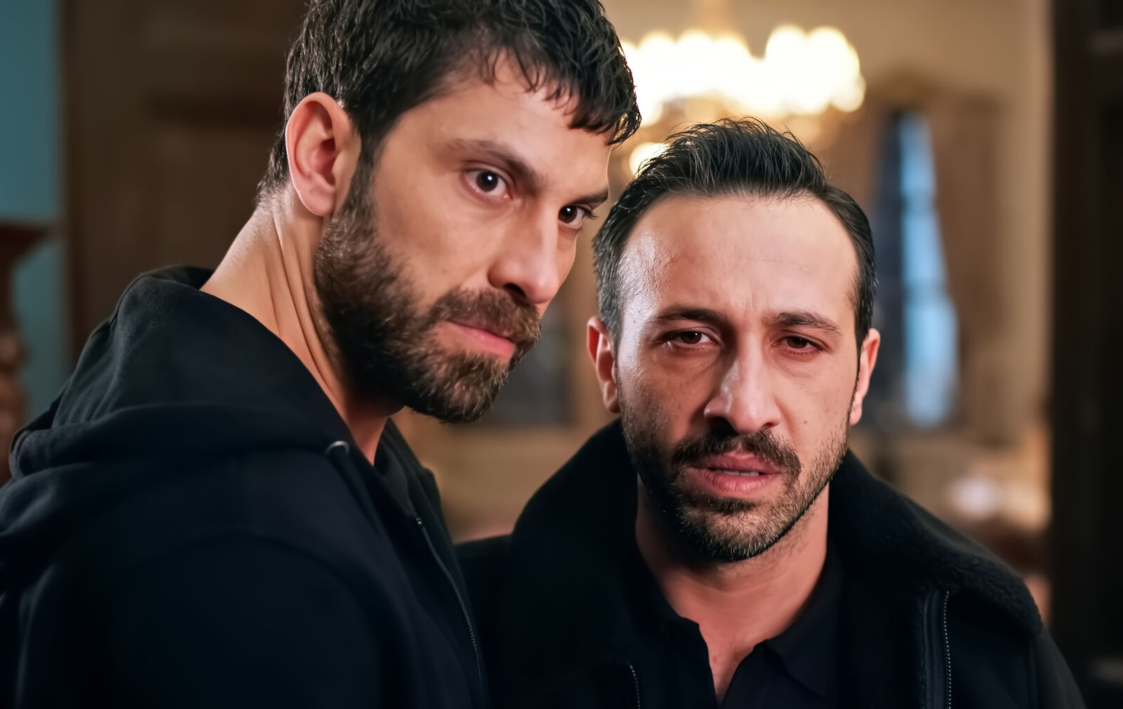 Karam es hermanastro de Abidin en Una nueva vida