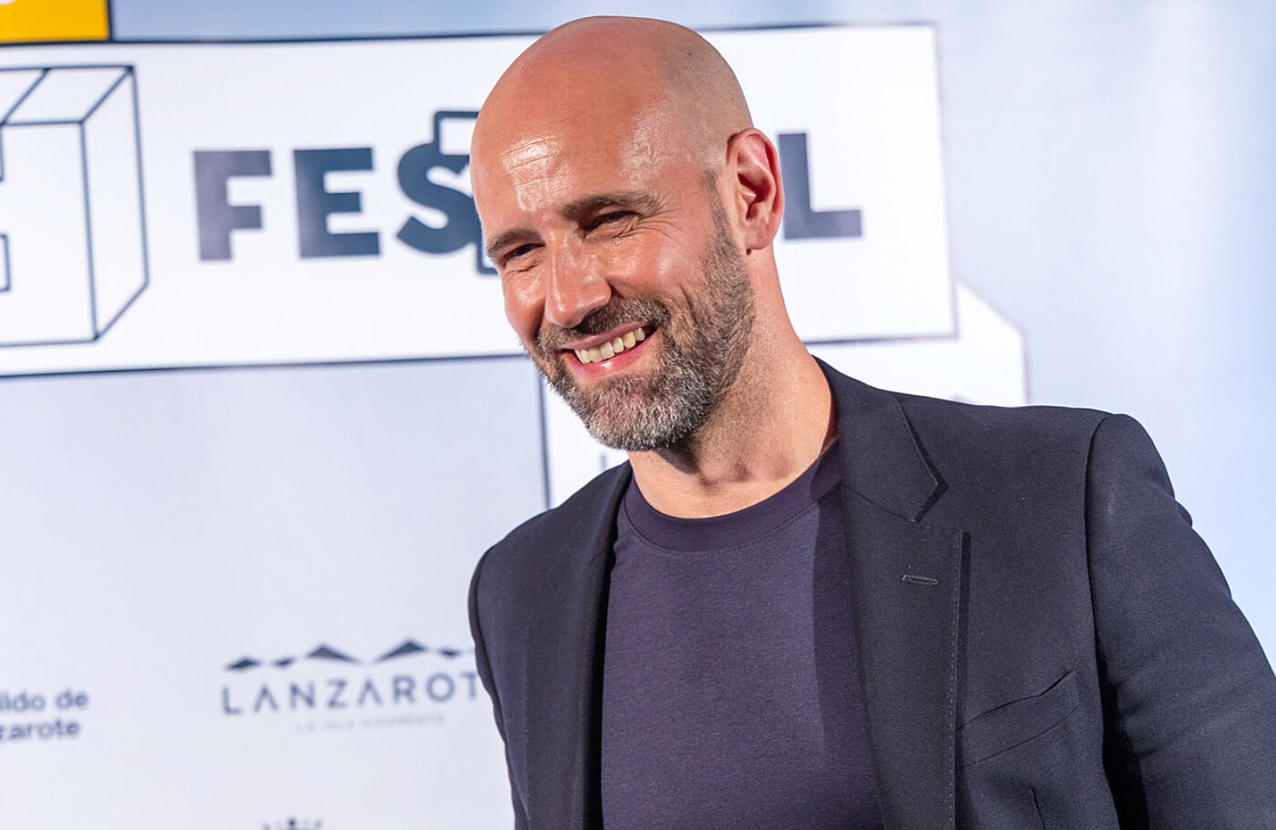 Gonzalo Miró recoge el Premio FesTVal Lanzarote por Directo al grano