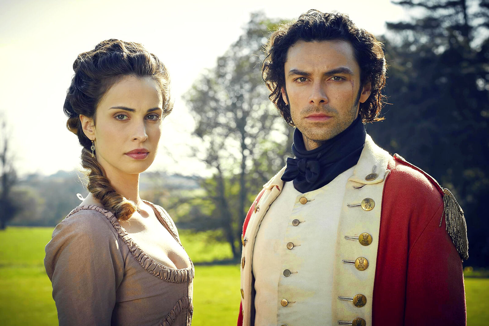 Heida Reed interpreta a Elizabeth en la serie de época Poldark